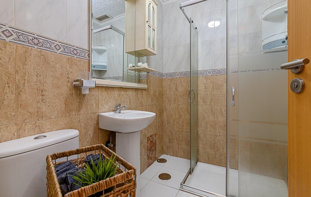 Resale - Chalet - Torrevieja - Torretas