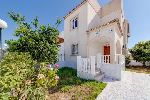 Sale - Chalet - Torrevieja - El limonar