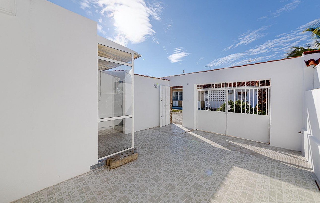 Venta - Chalet - Torrevieja - Torretas