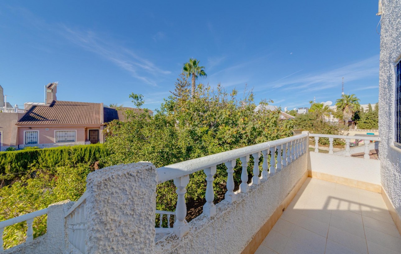 Sale - Chalet - San Miguel de Salinas - Ciudad de las comunicaciones