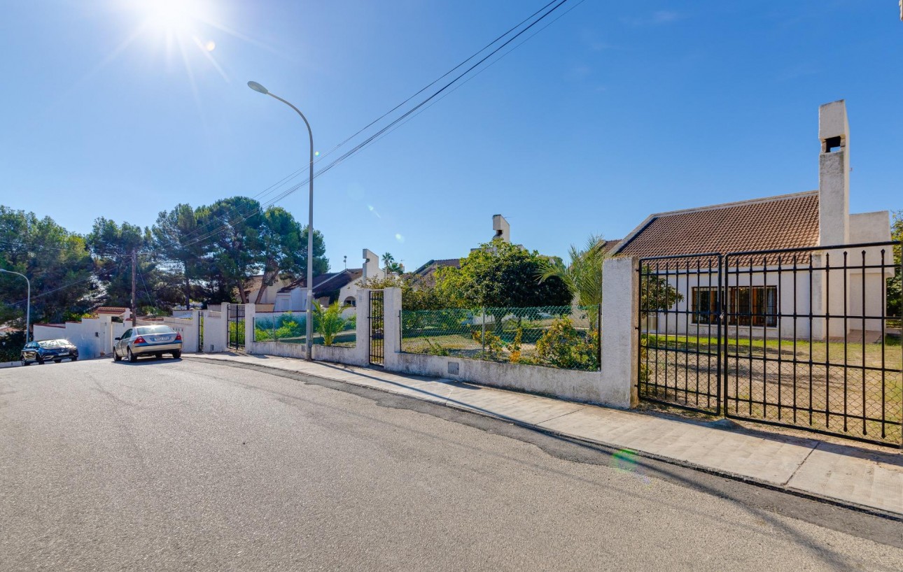 Sale - Chalet - San Miguel de Salinas - Ciudad de las comunicaciones