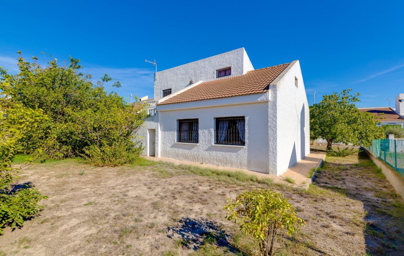 Sale - Chalet - San Miguel de Salinas - Ciudad de las comunicaciones