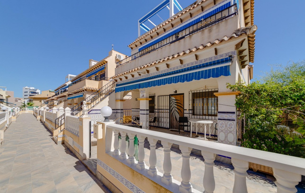 Resale - Bungalow Planta Baja - Torrevieja - La Mata