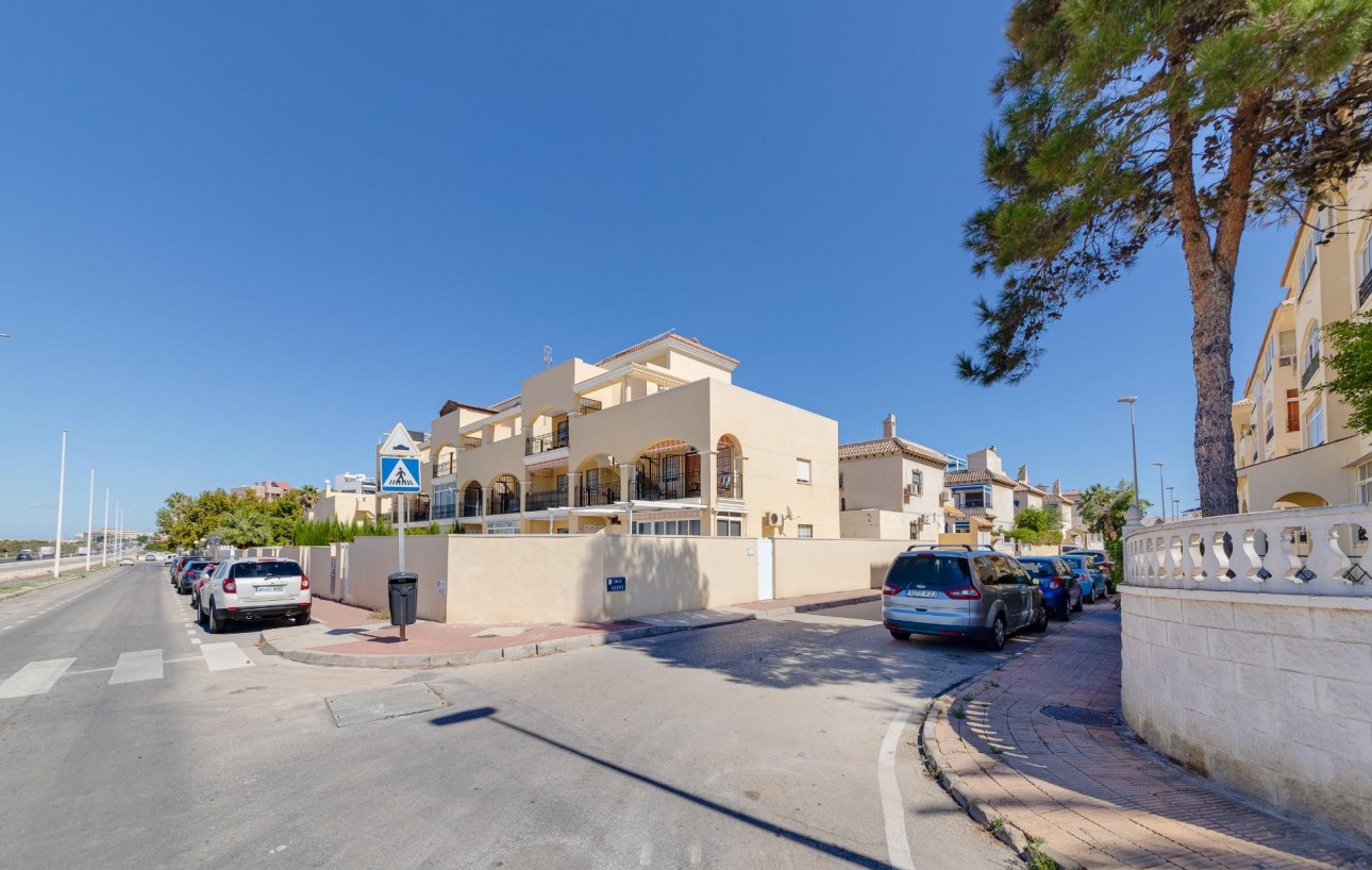 Resale - Bungalow Planta Baja - Torrevieja - La Mata
