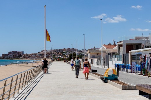 Resale - Bungalow Planta Baja - Torrevieja - La Mata