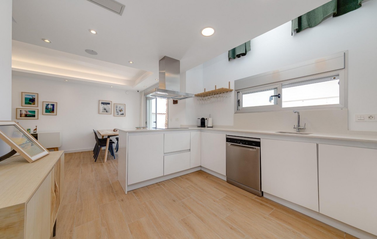 Resale - Chalet - Torrevieja - Rosaleda-los frutales