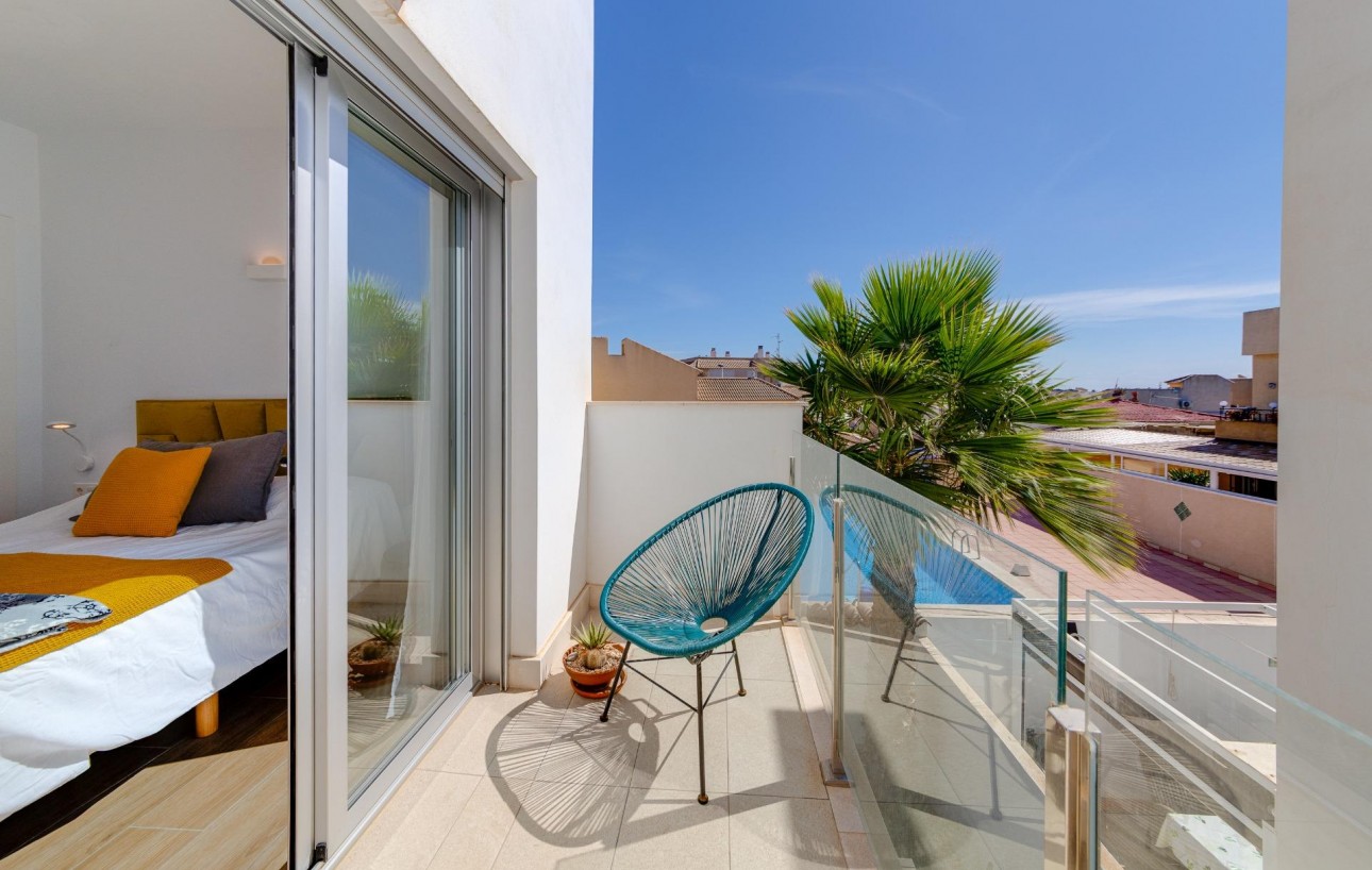 Resale - Chalet - Torrevieja - Rosaleda-los frutales