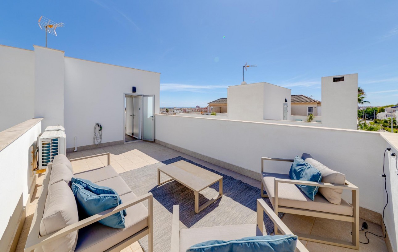 Resale - Chalet - Torrevieja - Rosaleda-los frutales