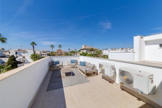 Resale - Chalet - Torrevieja - Rosaleda-los frutales