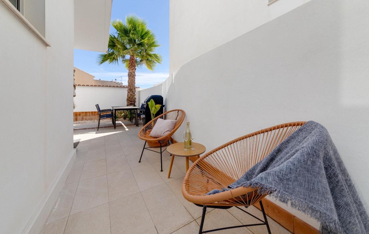 Resale - Chalet - Torrevieja - Rosaleda-los frutales
