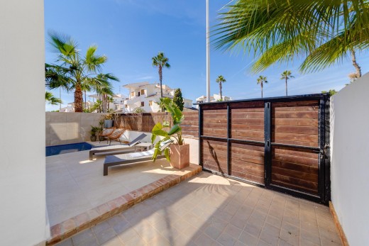 Resale - Chalet - Torrevieja - Rosaleda-los frutales