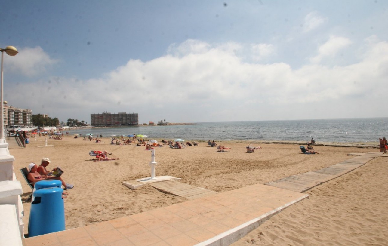 Resale - Lägenhet - Torrevieja - Playa de los locos