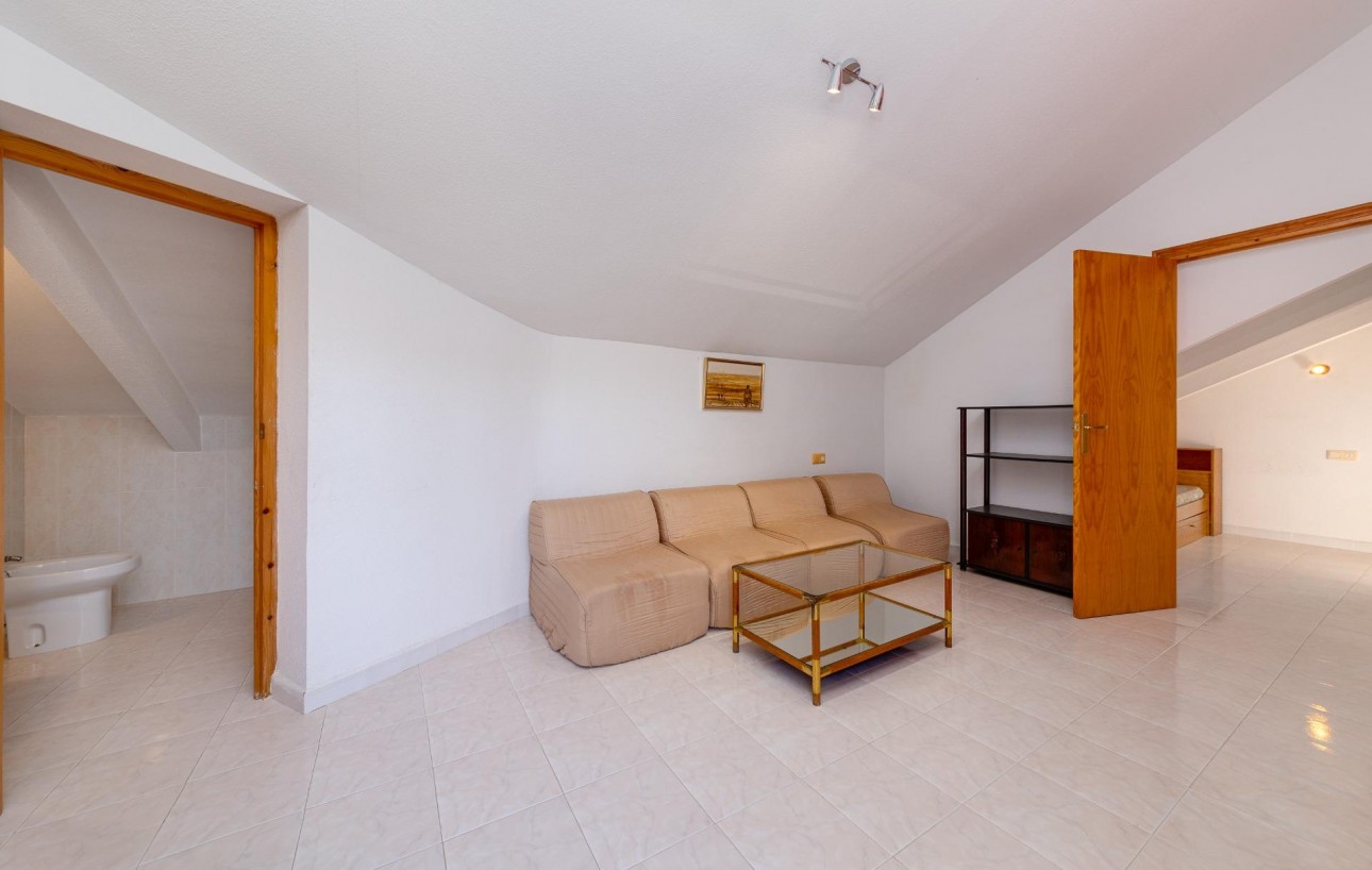 Venta - Chalet - San Miguel de Salinas - Ciudad de las comunicaciones