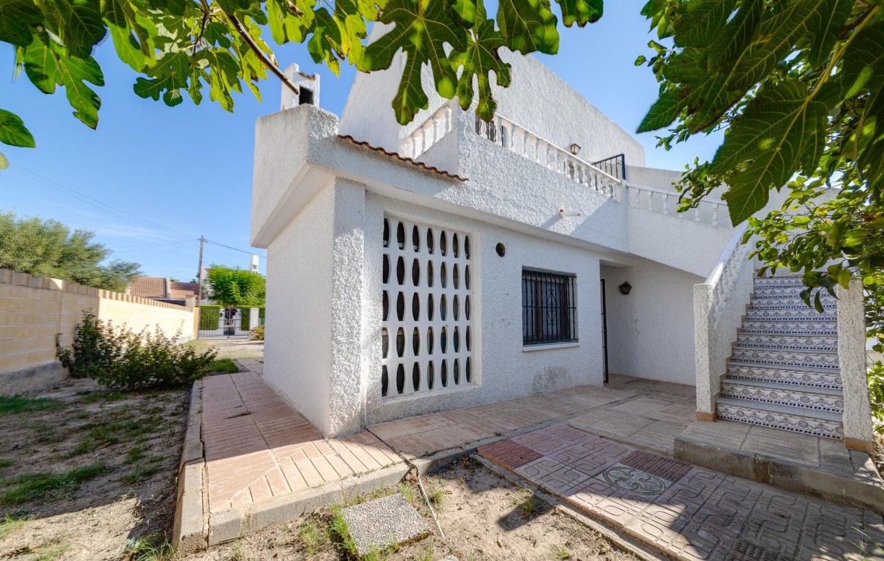 Venta - Chalet - San Miguel de Salinas - Ciudad de las comunicaciones