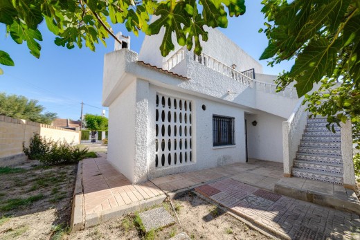 Venta - Chalet - San Miguel de Salinas - Ciudad de las comunicaciones