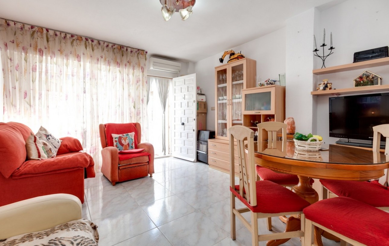 Resale - Chalet - Torrevieja - Doña ines