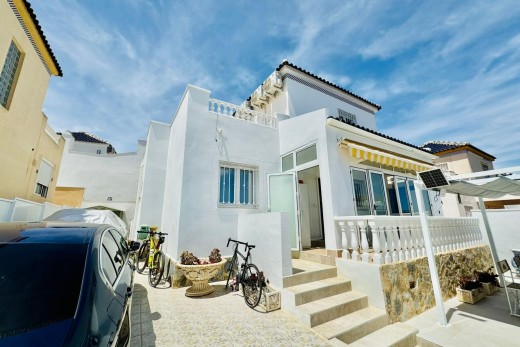 Venta - Chalet - Torrevieja - Los altos