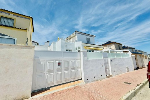 Resale - Chalet - Torrevieja - Los altos