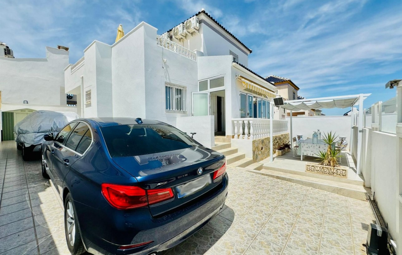 Venta - Chalet - Torrevieja - Los altos