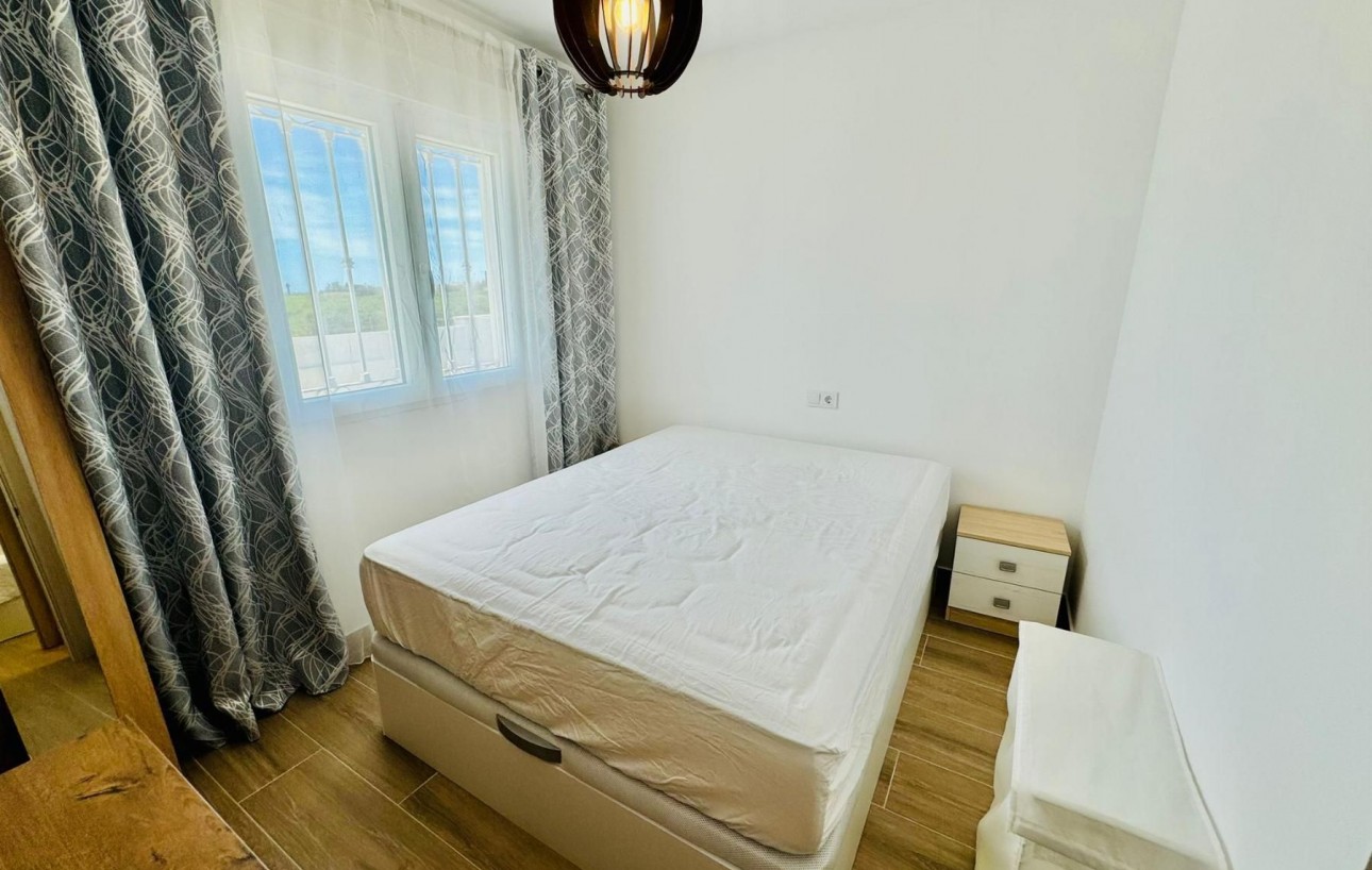 Venta - Chalet - Torrevieja - Los altos