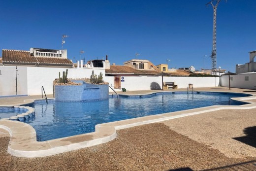 Resale - Chalet - Torrevieja - Los altos