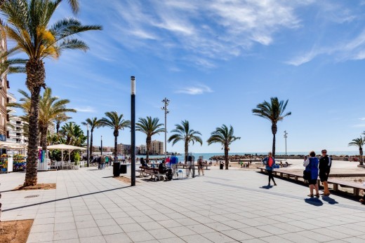 Revente - Local comercial - Torrevieja - Playa del cura