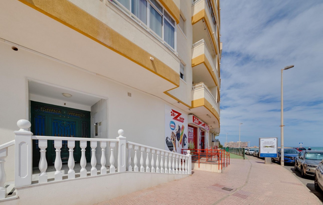 Resale - Lägenhet - Torrevieja - Playa de los locos