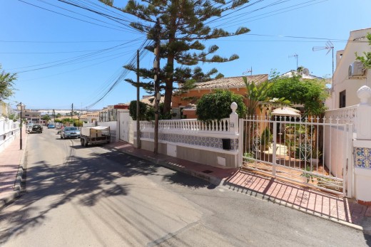 Resale - Villa - Torrevieja - Los altos