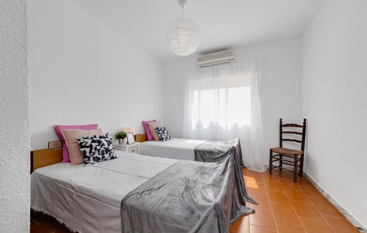 Resale - Wohnung - Torrevieja - Calas blanca