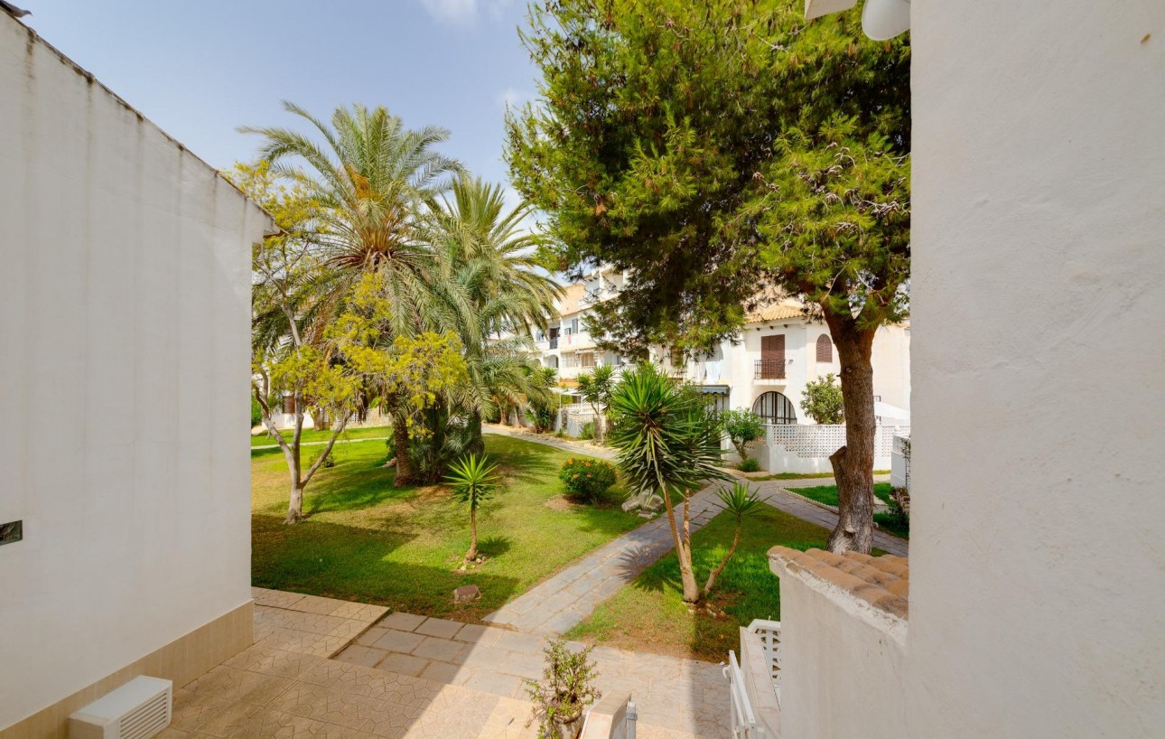 Sale - Apartment - Torrevieja - Calas blanca