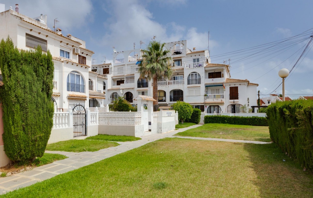 Sale - Apartment - Torrevieja - Calas blanca