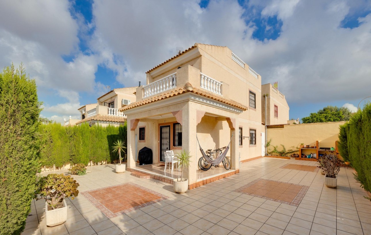 Venta - Chalet - Torrevieja - San luis