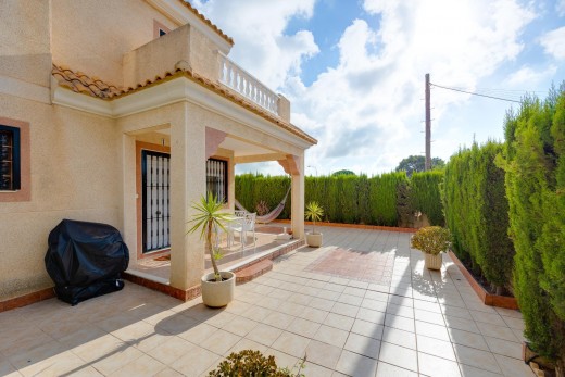 Resale - Chalet - Torrevieja - San luis