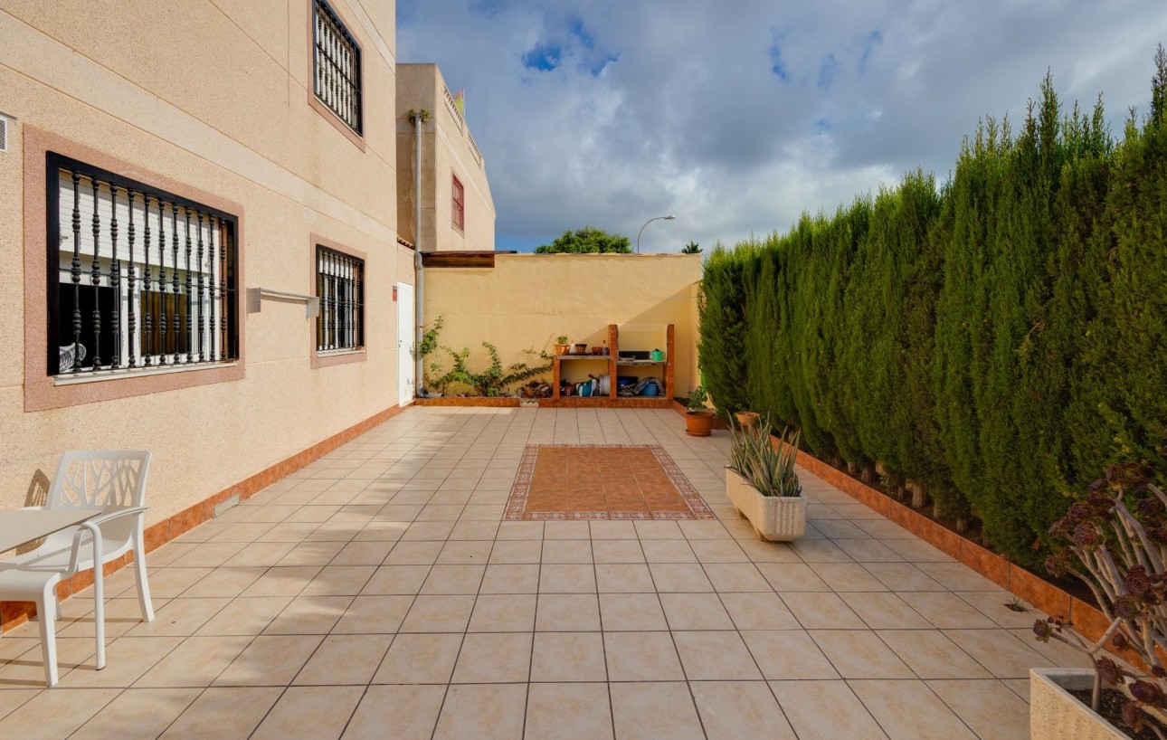 Sale - Chalet - Torrevieja - San luis