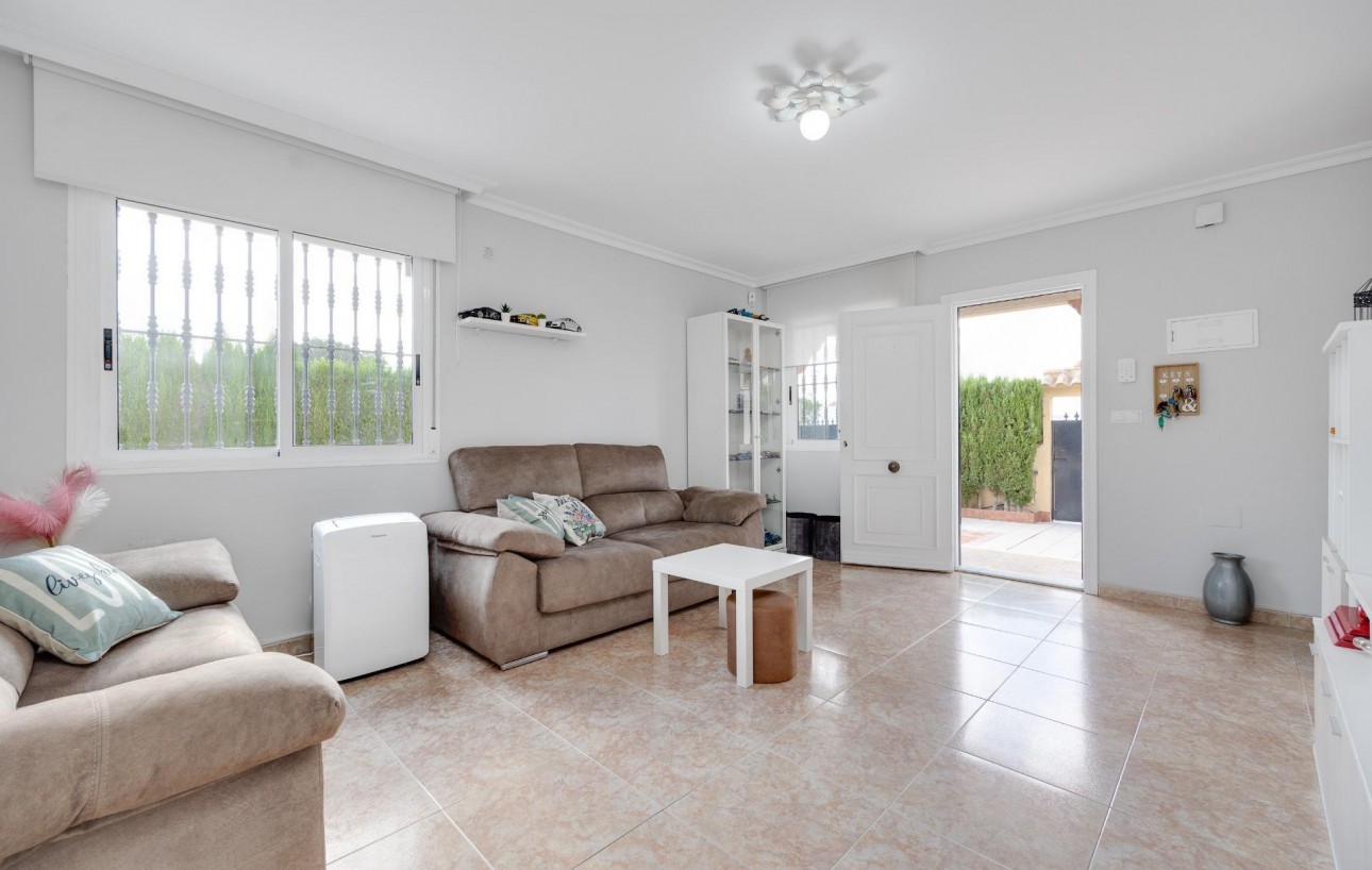 Sale - Chalet - Torrevieja - San luis