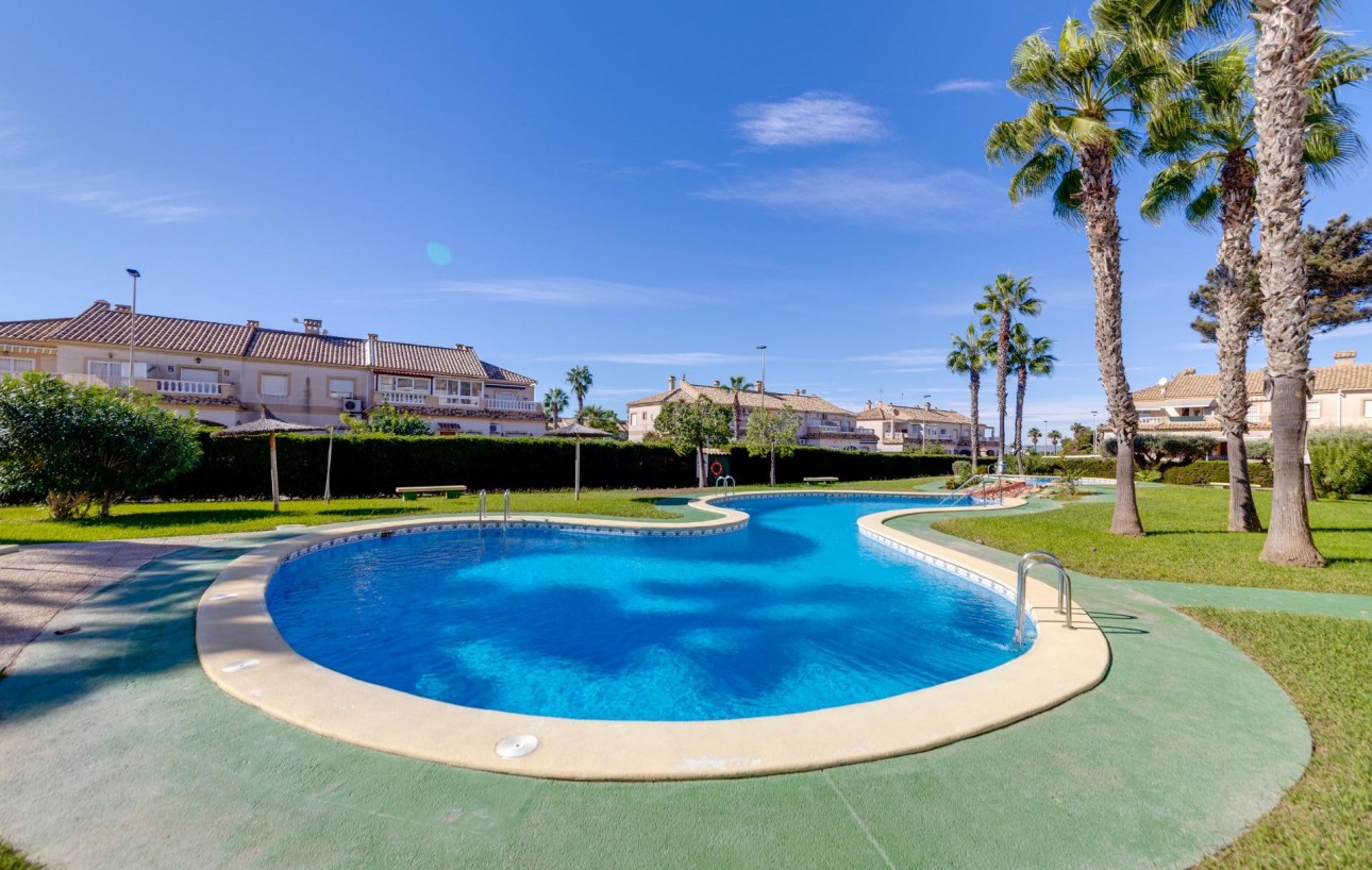 Sale - Bungalow Planta Alta - Torrevieja - Aguas nuevas 1