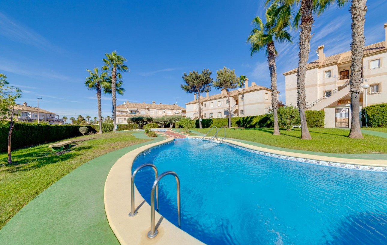 Sale - Bungalow Planta Alta - Torrevieja - Aguas nuevas 1