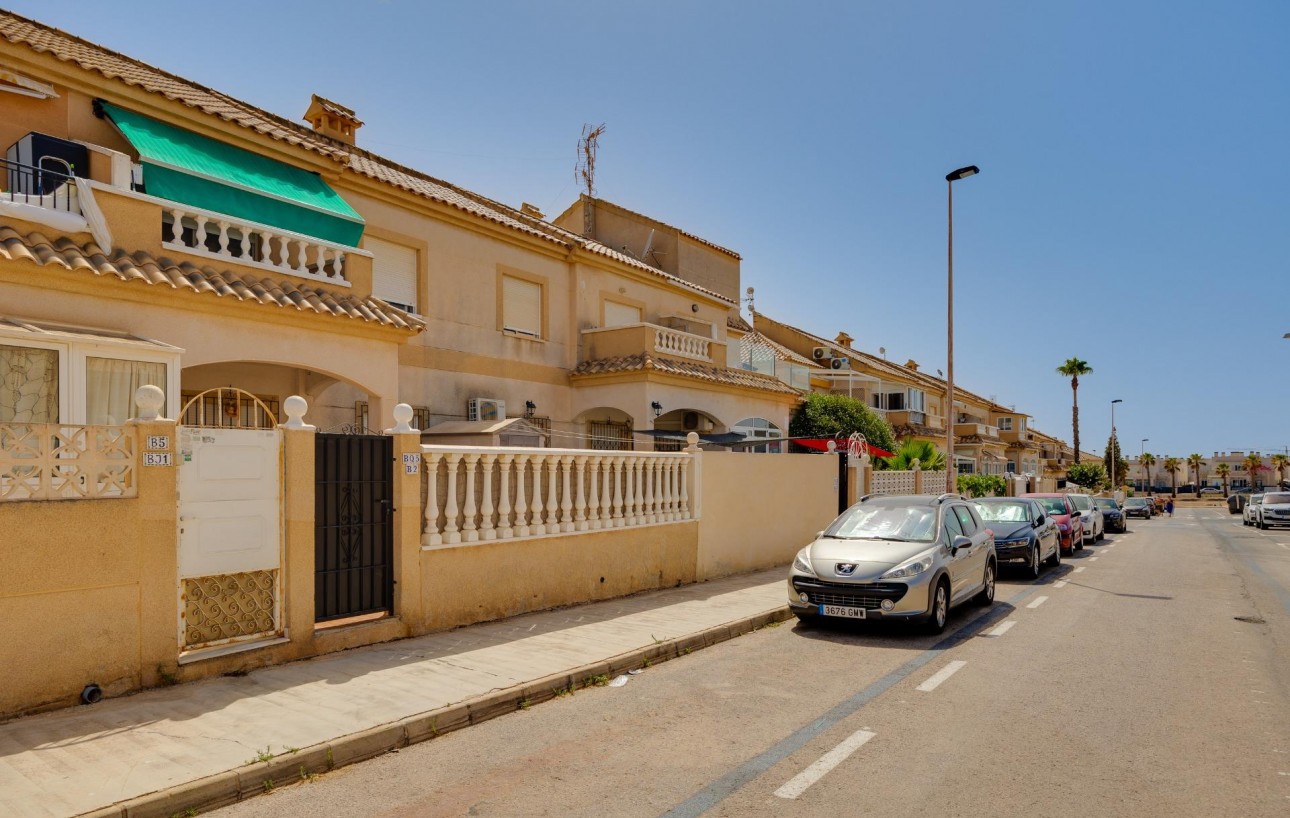 Sale - Bungalow Planta Alta - Torrevieja - Aguas nuevas 1