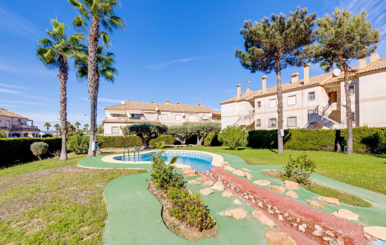 Resale - Bungalow Planta Alta - Torrevieja - Aguas nuevas 1