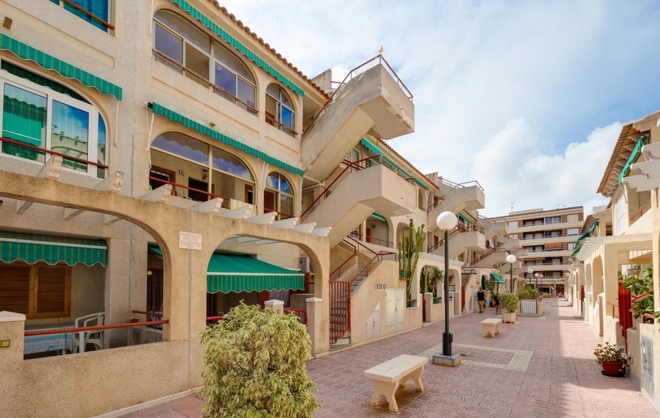 Sale - Apartment - Torrevieja - Acequion