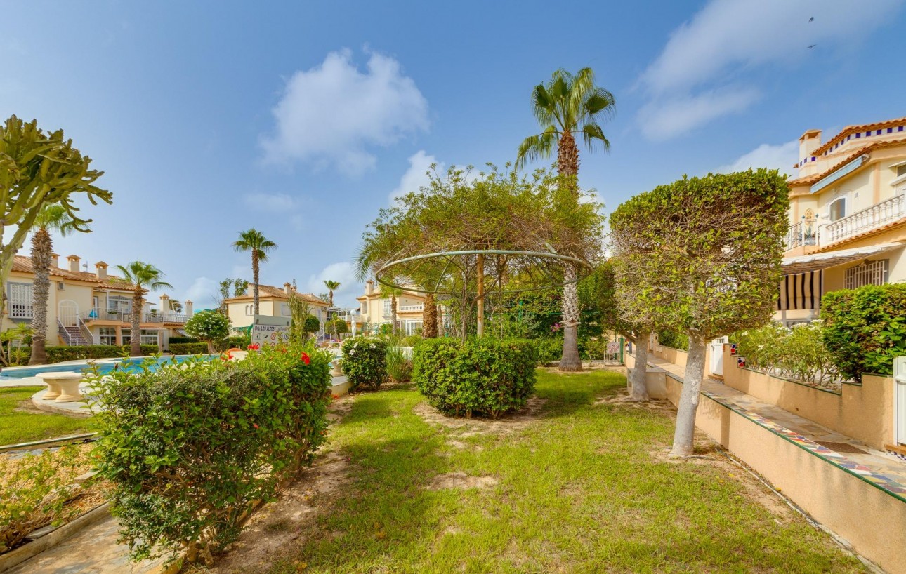 Resale - Bungalow - Torrevieja - Los altos