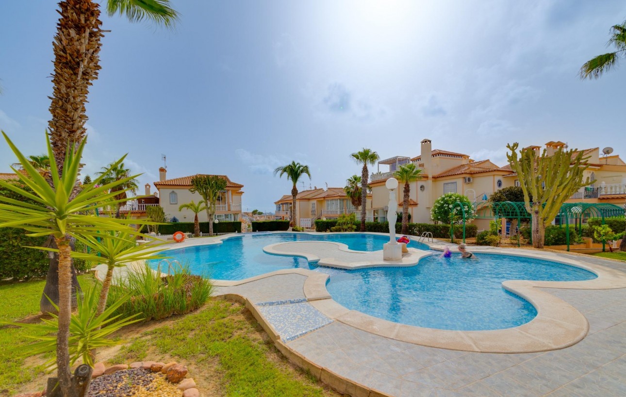 Resale - Bungalow - Torrevieja - Los altos