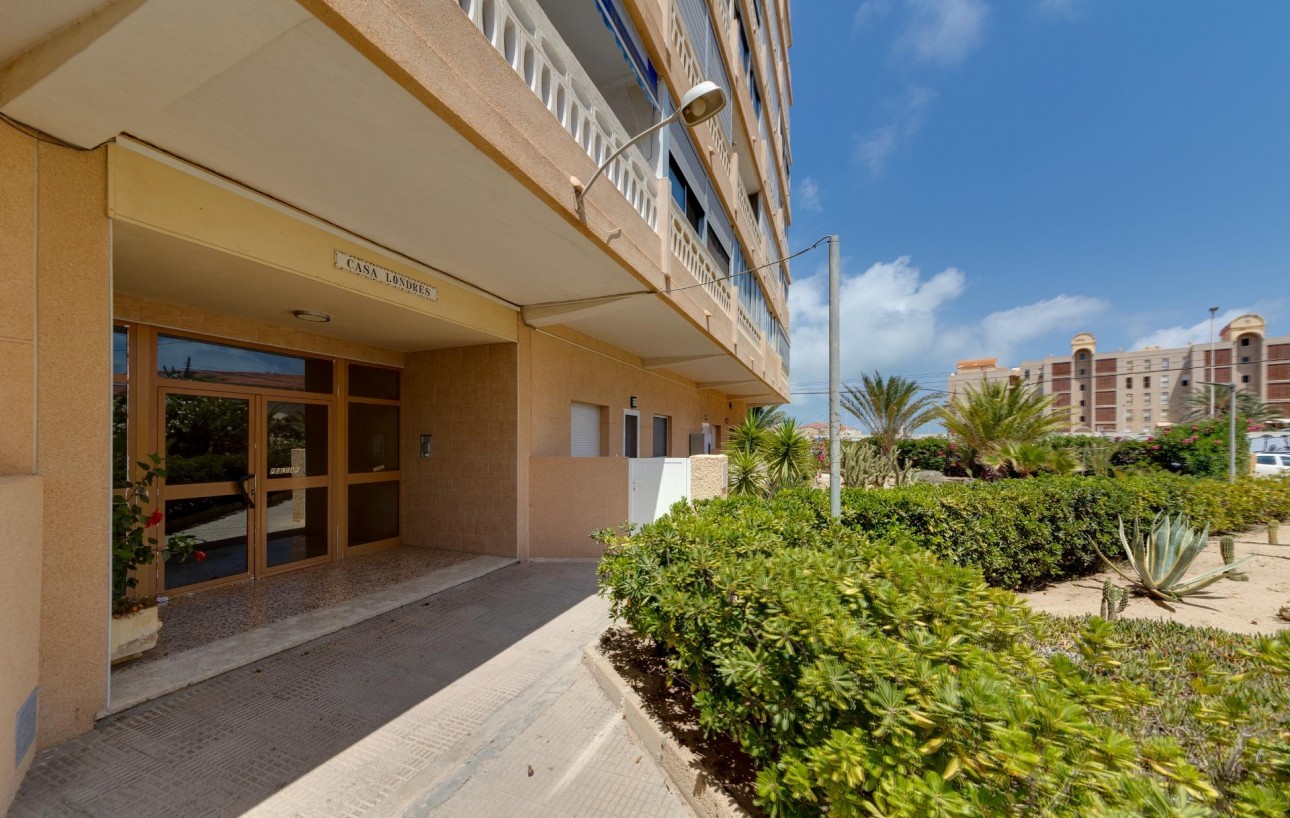 Sale - Apartment - Torrevieja - La Mata