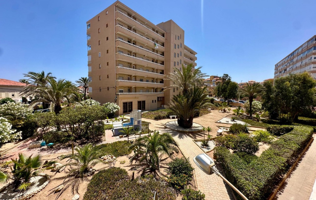 Resale - Lägenhet - Torrevieja - La Mata