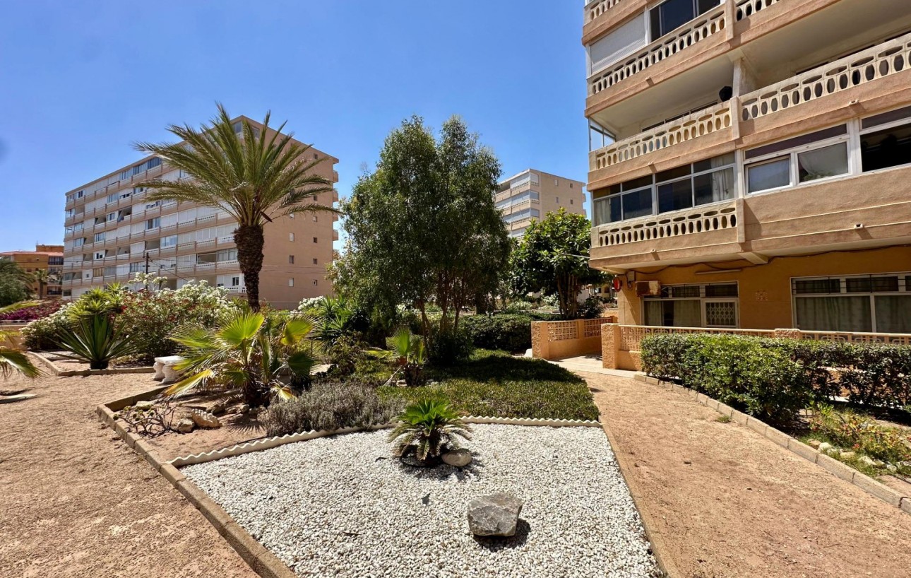 Sale - Apartment - Torrevieja - La Mata