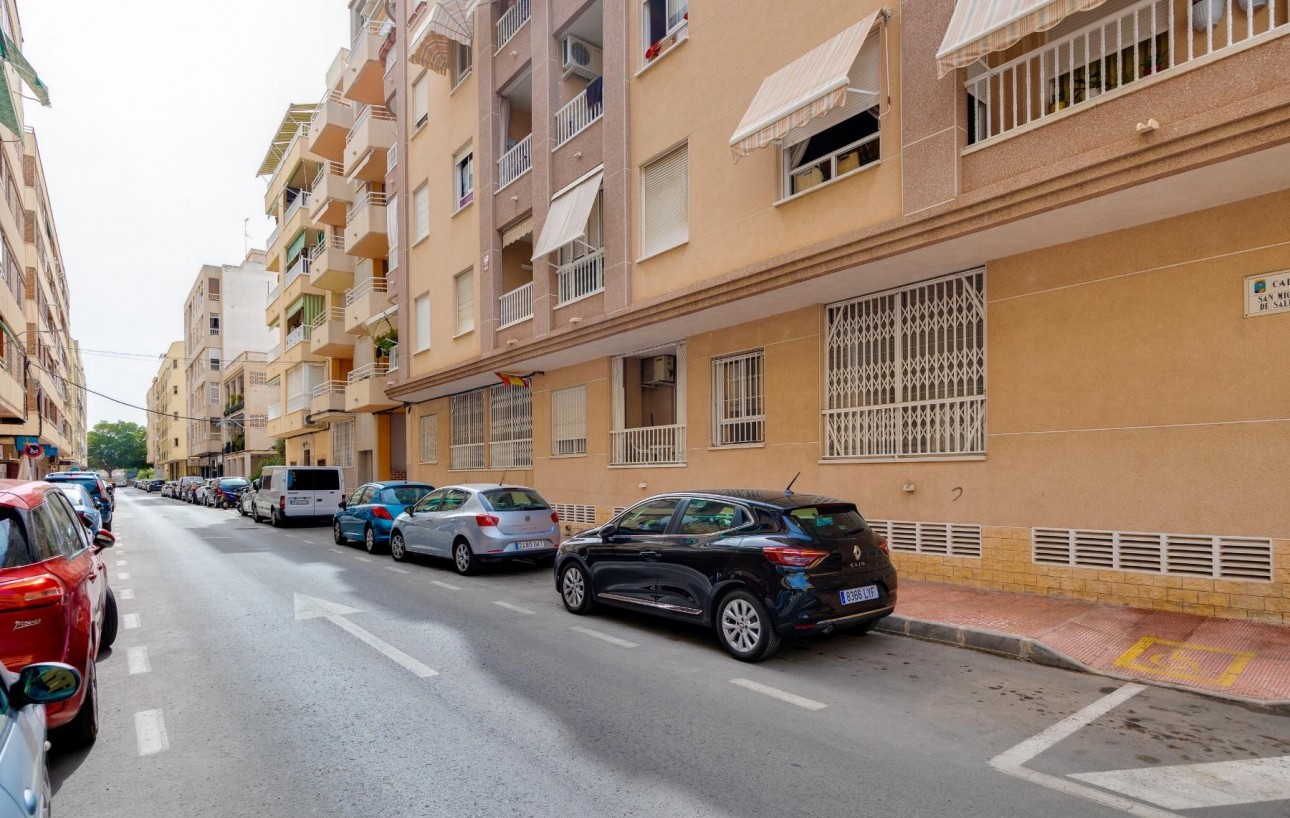 Sale - Apartment - Torrevieja - Acequion