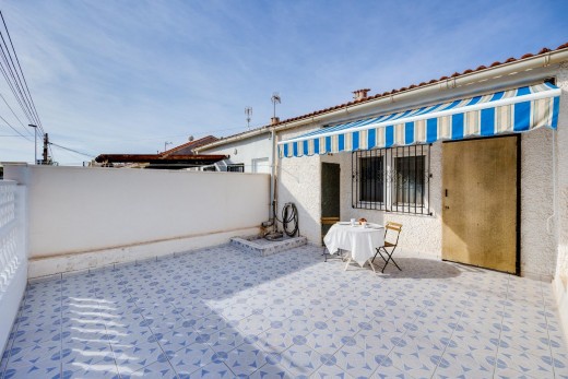 Resale - Chalet - Torrevieja - Torretas