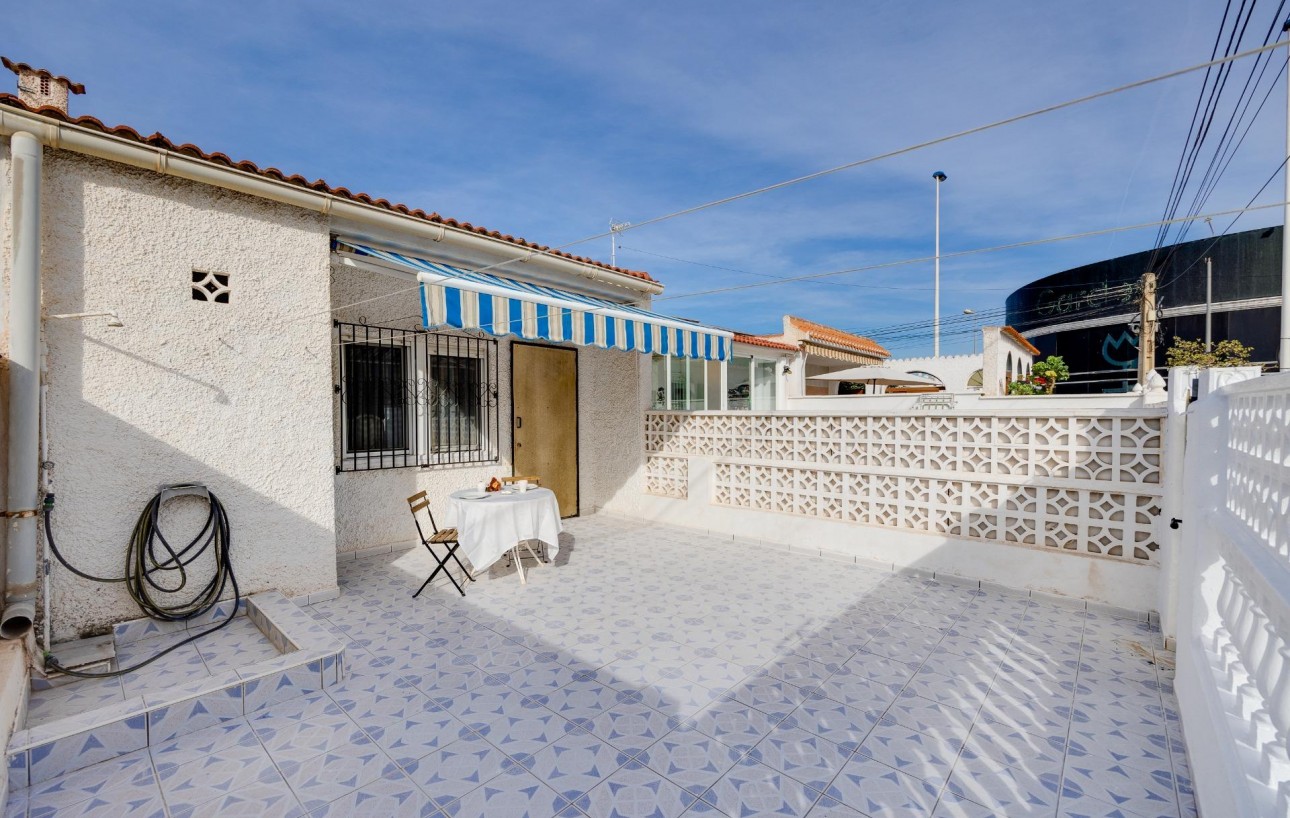 Resale - Chalet - Torrevieja - Torretas