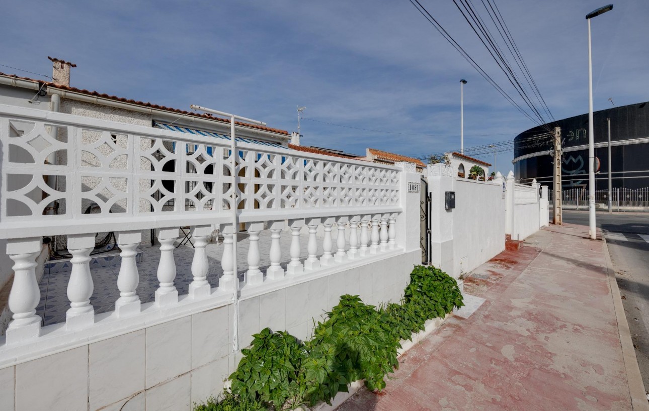 Venta - Chalet - Torrevieja - Torretas