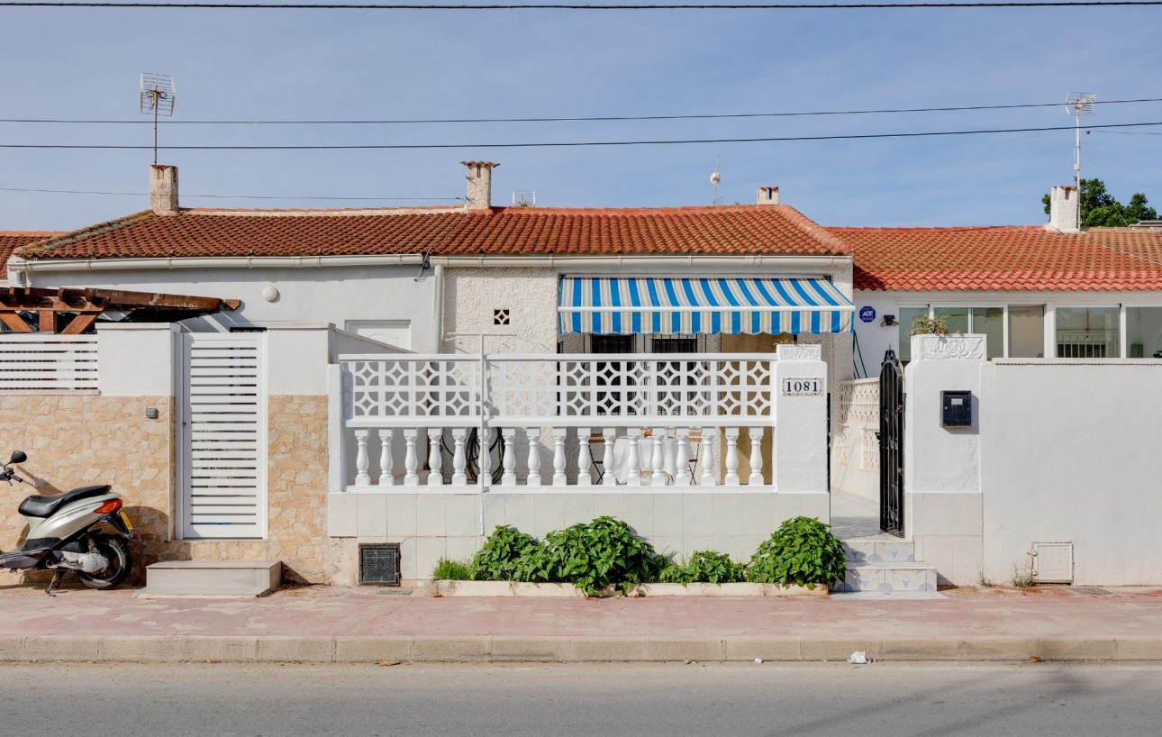 Venta - Chalet - Torrevieja - Torretas